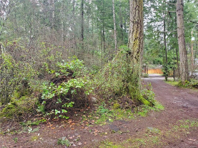 1 of 9 - 665 Rollo Rd, Gabriola Island, BC