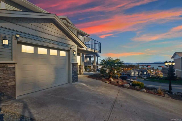 2 of 39 - 1584 Adelaide St 10, Crofton, BC