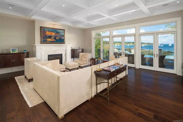 5 of 40 - 3155 Beach Dr, Oak Bay, BC