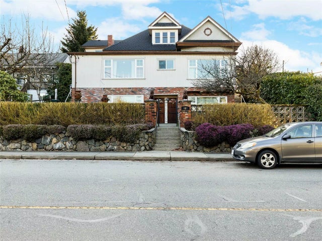 1 of 71 - 407 Milton St, Nanaimo, BC