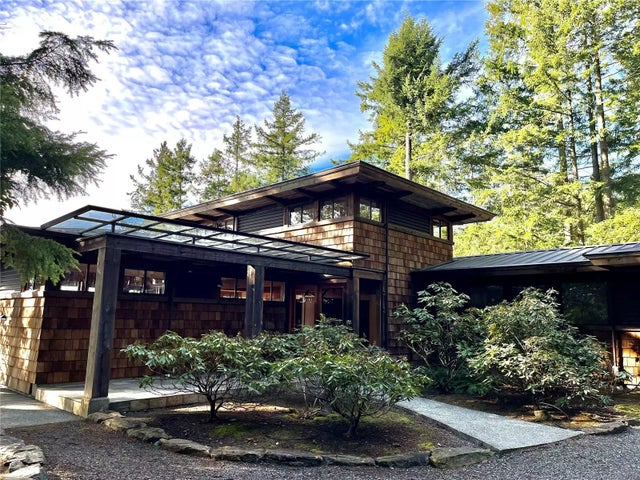 1 of 39 - 1649 Chernoff Dr, Gabriola Island, BC