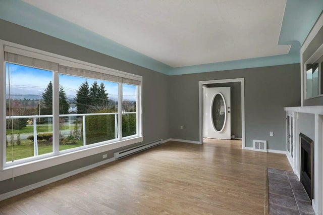 5 of 37 - 7626 Tozer Rd, Fanny Bay, BC