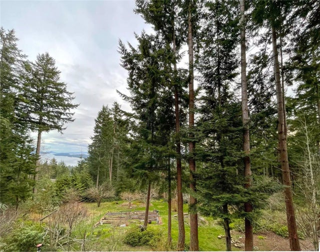 2 of 33 - 1601 Chernoff Dr, Gabriola Island, BC