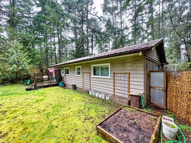 3 of 7 - 295 Davis Rd, Gabriola Island, BC