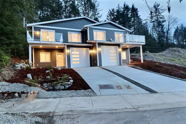 1 of 11 - 7936 Northview Dr, Crofton, BC