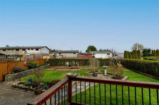 2 of 44 - 1579 Charlotte St, Crofton, BC