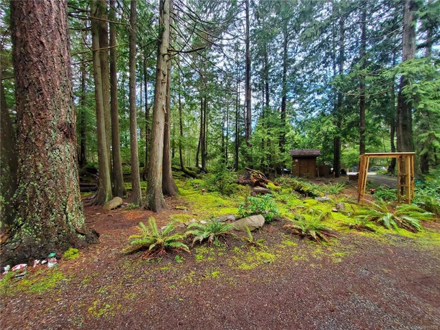 3 of 9 - 384 Hemlock Ave, Gabriola Island, BC