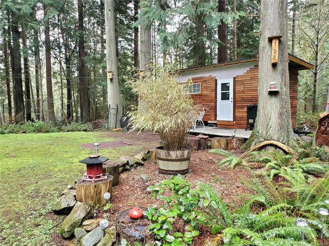 5 of 9 - 384 Hemlock Ave, Gabriola Island, BC