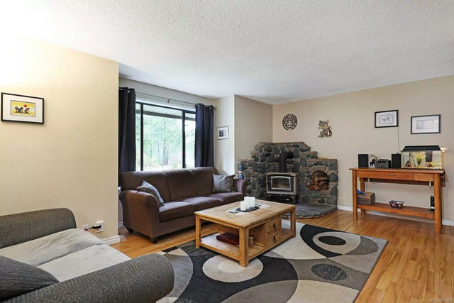 3 of 32 - 355 Ships Point Rd, Fanny Bay, BC