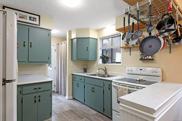 4 of 32 - 355 Ships Point Rd, Fanny Bay, BC