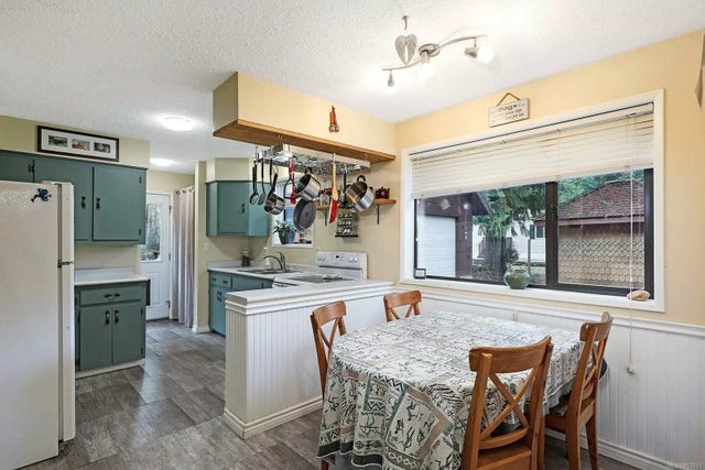 5 of 32 - 355 Ships Point Rd, Fanny Bay, BC