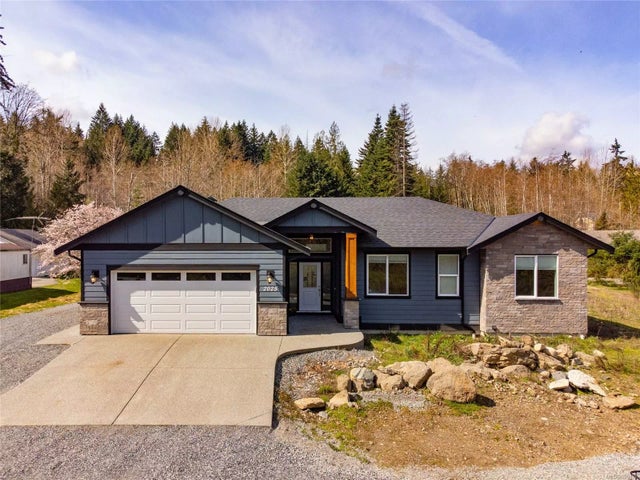 2 of 38 - 2025 Akenhead Rd, Nanaimo, BC