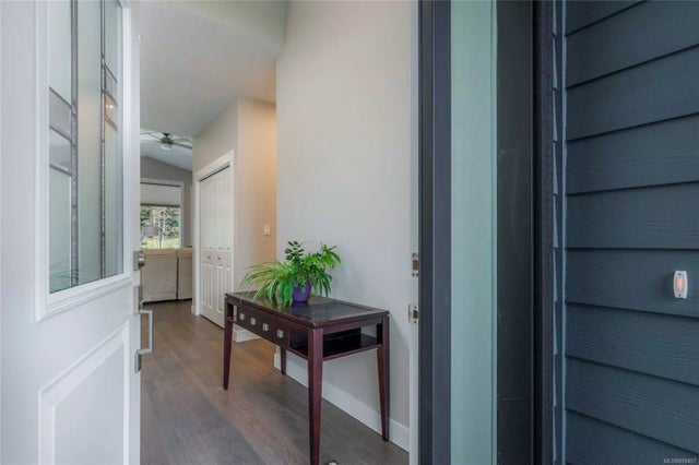 5 of 38 - 2025 Akenhead Rd, Nanaimo, BC