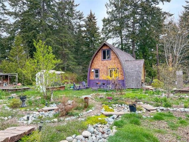 1 of 27 - 1463 Barrett Rd, Gabriola Island, BC