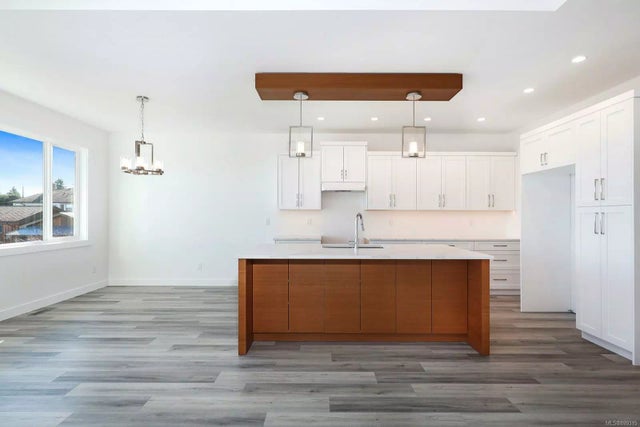 4 of 39 - 5596 4th St, Union Bay, BC