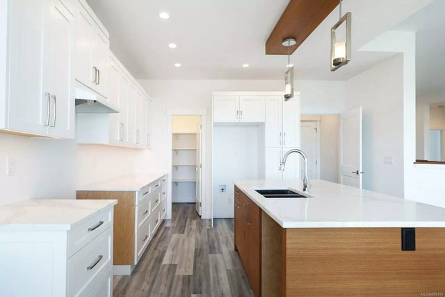 5 of 39 - 5596 4th St, Union Bay, BC