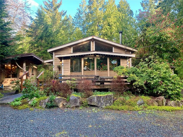 1 of 76 - 911 Dirksen Rd, Gabriola Island, BC