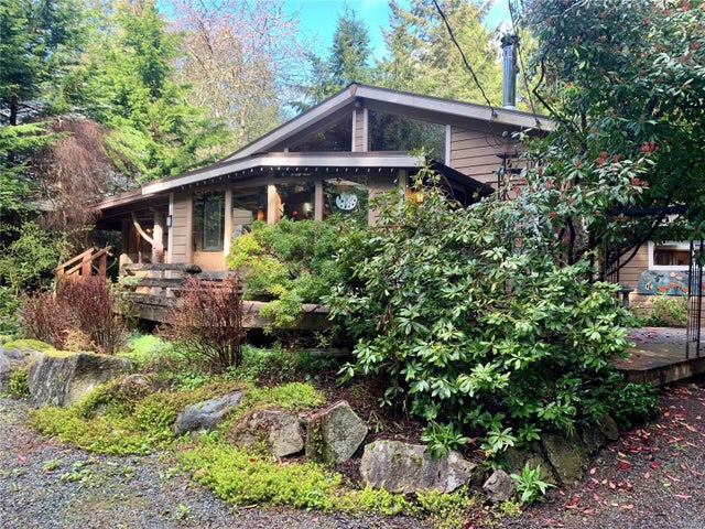 2 of 76 - 911 Dirksen Rd, Gabriola Island, BC