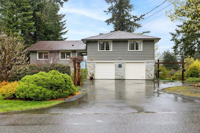 1 of 73 - 6622 Mystery Beach Rd, Fanny Bay, BC