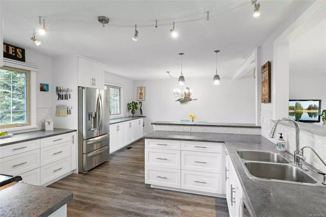 2 of 73 - 6622 Mystery Beach Rd, Fanny Bay, BC