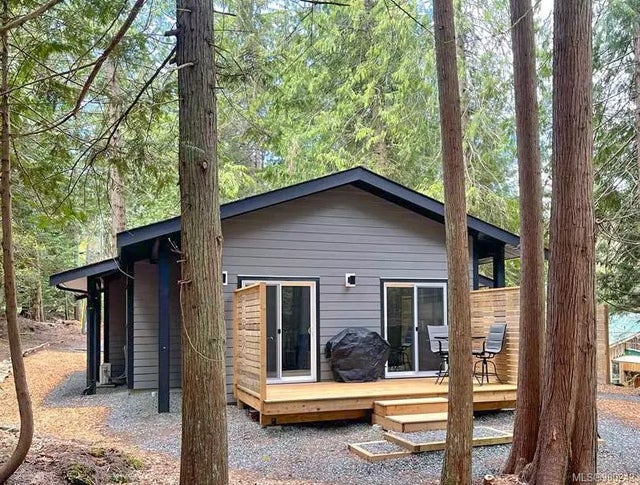 1 of 24 - 968 Dirksen Rd, Gabriola Island, BC
