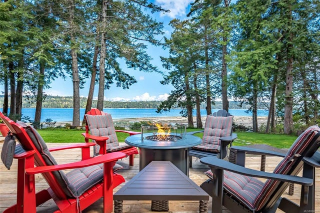 1 of 86 - 7788 Ships Point Rd, Fanny Bay, BC