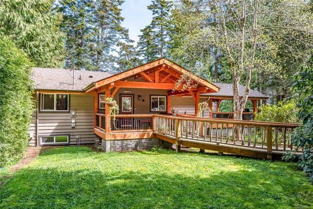 3 of 86 - 7788 Ships Point Rd, Fanny Bay, BC