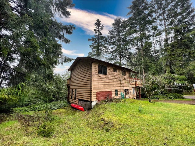 1 of 13 - 805 Valli Pl, Gabriola Island, BC