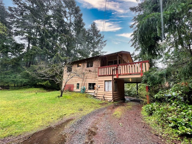 2 of 13 - 805 Valli Pl, Gabriola Island, BC