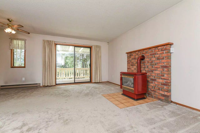 2 of 51 - 209 Baynes Dr, Fanny Bay, BC