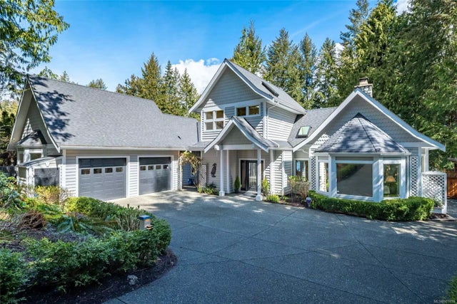 1 of 49 - 7674 Ships Point Rd, Fanny Bay, BC