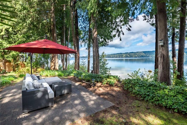 4 of 49 - 7674 Ships Point Rd, Fanny Bay, BC