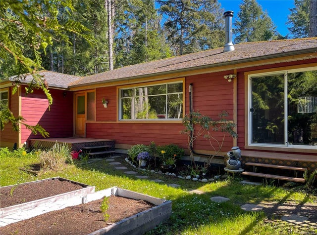 2 of 27 - 387 Stephens Rd, Gabriola Island, BC