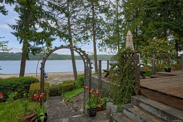 2 of 46 - 7702 Ships Point Rd, Fanny Bay, BC