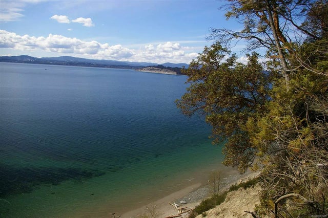 1 of 17 - 345 Evergreen Lane, Sidney Island, BC