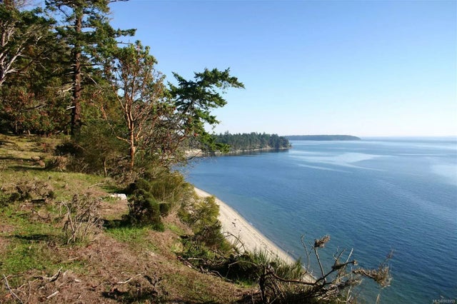 3 of 17 - 345 Evergreen Lane, Sidney Island, BC