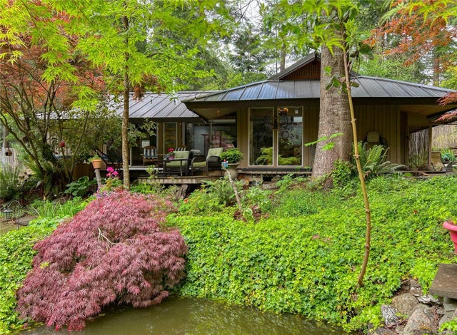 1 of 47 - 371 Hemlock Ave, Gabriola Island, BC