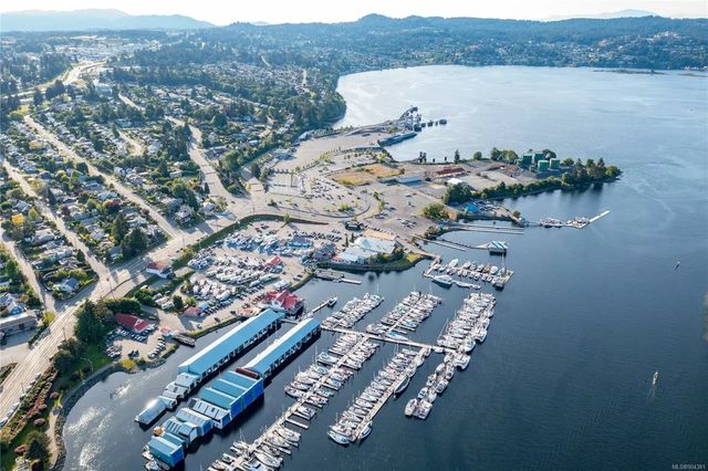 2 of 23 - 1690 Stewart Ave, Nanaimo, BC