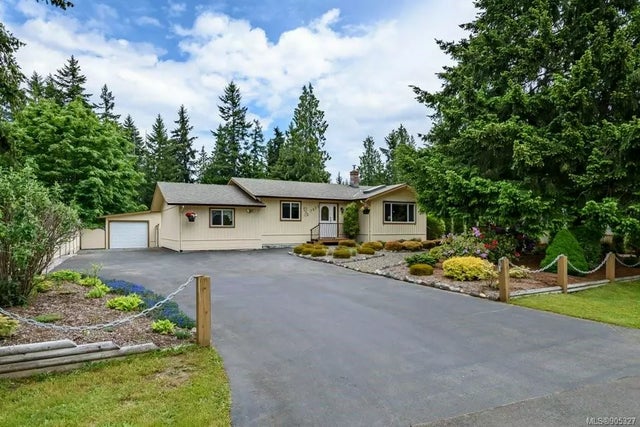 1 of 21 - 7822 Tozer Rd, Fanny Bay, BC