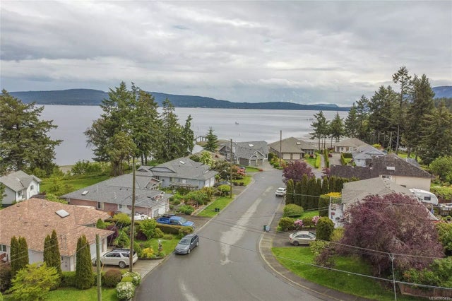 2 of 28 - 8094 Spinnaker Pl, Crofton, BC