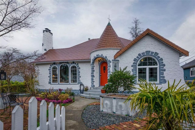 1 of 56 - 2957 Oak St, Chemainus, BC