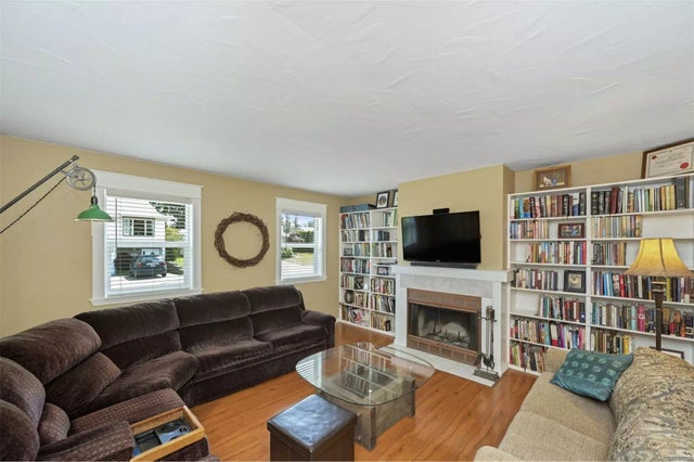 3 of 42 - 8072 Spinnaker Dr, Crofton, BC