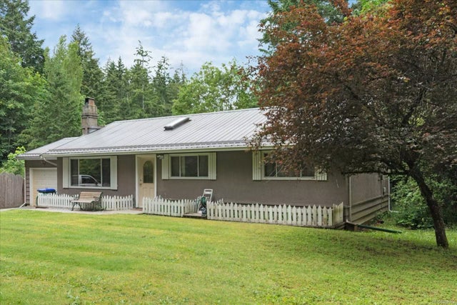 1 of 30 - 1138 Barrett Rd, Gabriola Island, BC