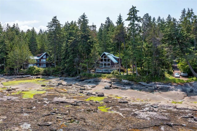 1 of 77 - 340 Lloyd Cres, Gabriola Island, BC