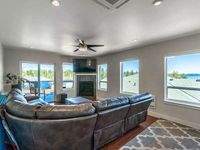 3 of 55 - 1722 Chaplin St, Crofton, BC