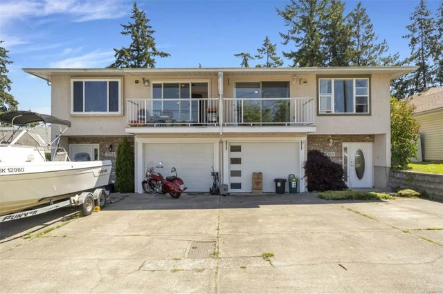 1 of 32 - 8075 Spinnaker Dr, Crofton, BC