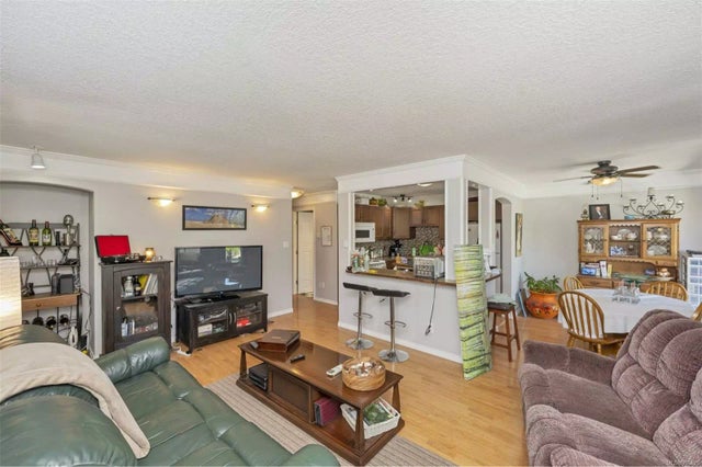 3 of 32 - 8075 Spinnaker Dr, Crofton, BC