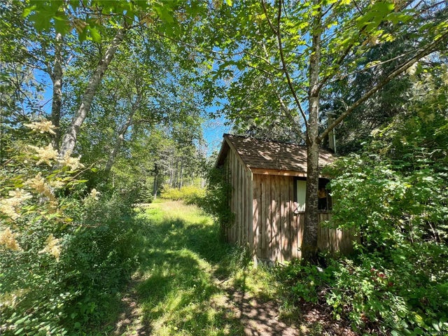 1 of 11 - 1040 Mcclay Way, Gabriola Island, BC