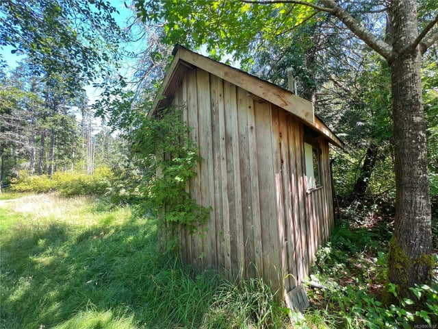 2 of 11 - 1040 Mcclay Way, Gabriola Island, BC