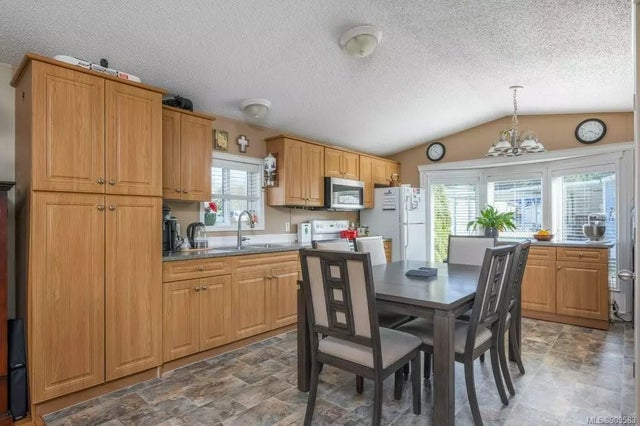 2 of 27 - 1050 Bowlby Rd 3, Errington, BC